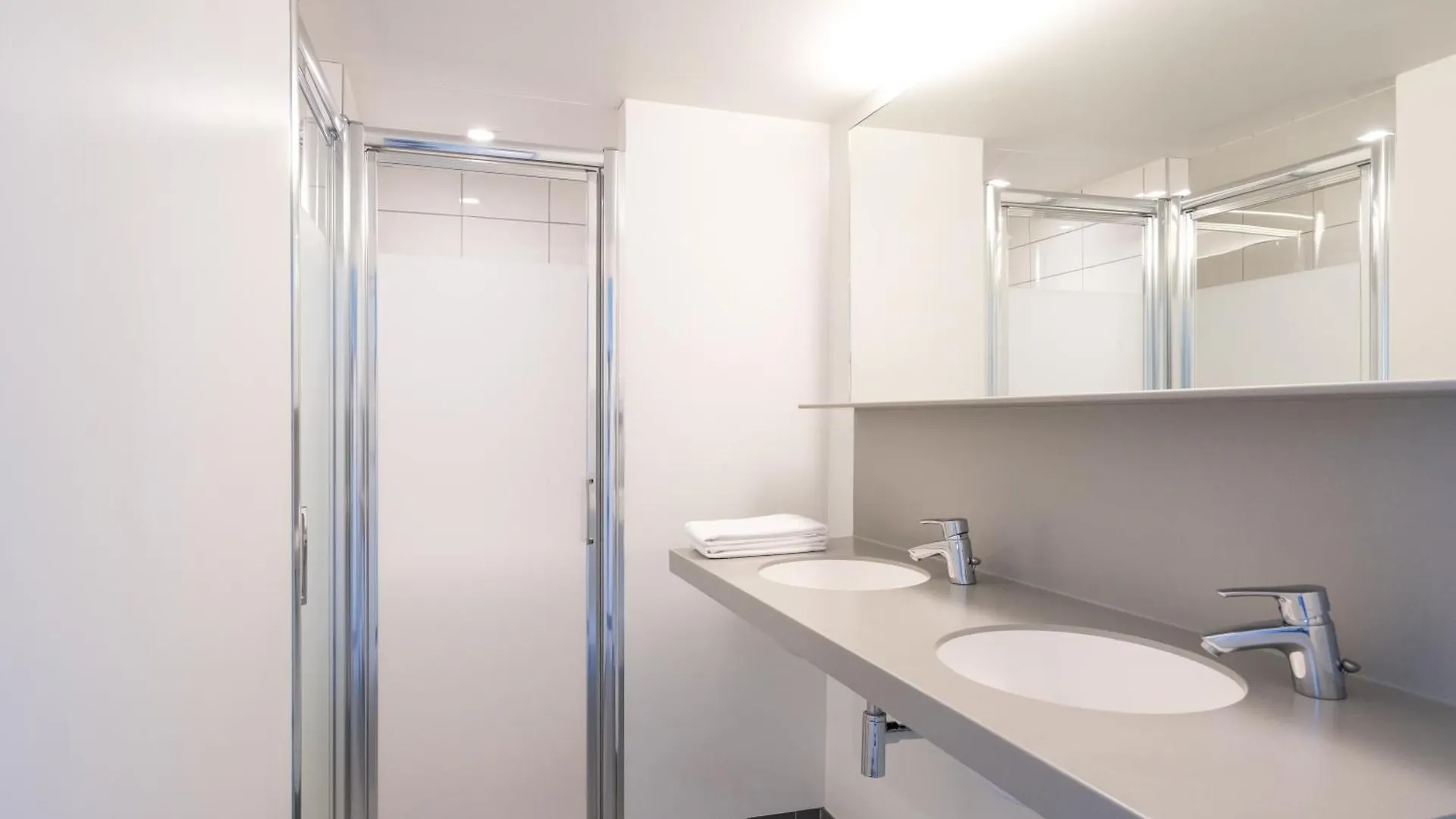 Fiap Hostel Paris